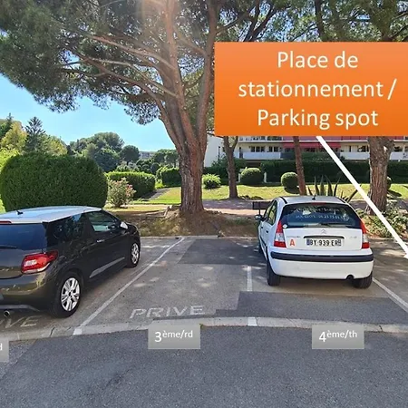 Casalionelantibes Large With Ac, King-size Bed, Garden And Parking Appartement