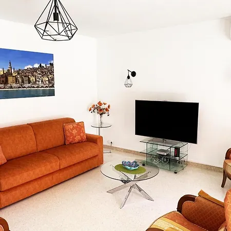 Casalionelantibes Large With Ac, King-size Bed, Garden And Parking Appartement Antibes
